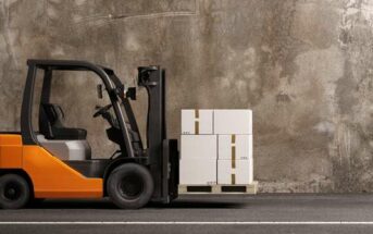 Safety: safer forklifts through IoT ( Photo: Adobe Stock-Robert Kneschke )