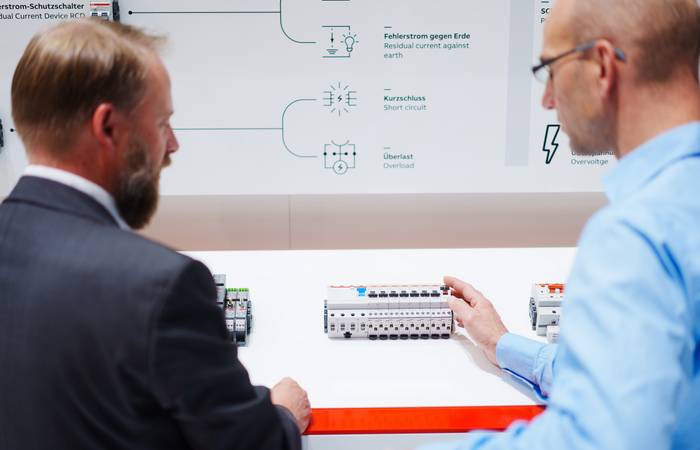 Building technology for the switch to Smart Home (Photo: ABB, Busch-Jaeger)