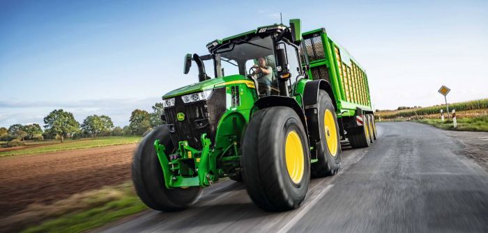 Driving comfort and precision farming combined at John Deere