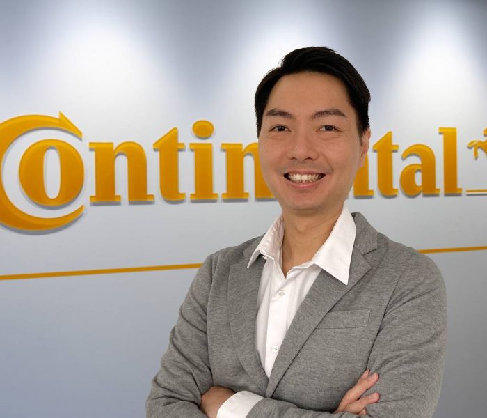 Port operations in view: Teck Seng Chew, Product Manager at Continental, on tyre solutions. (Foto: Continental AG)