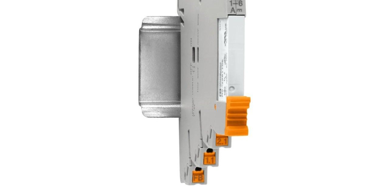 Platzsparendes PLC-Interface für Schaltschränke: Innovative Kombination von Relais-Interface und elektronischer (Foto: Phoenix Contact GmbH & Co. KG)