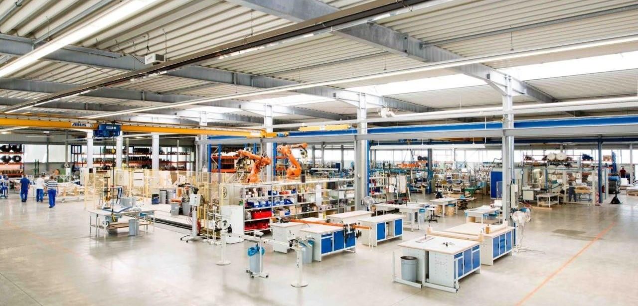 Partzsch digitalisiert gesamte Kupferflachdrähteproduktion mit LOGSOL für präzise (Foto: LOGSOL GmbH)