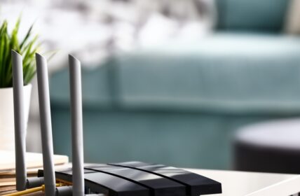 Heimnetzwerk einrichten und verstehen: Grundlagen, Sicherheit und Optimierung (Foto: AdobeStock - Pixel-Shot - 239323941)