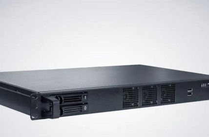 Pyramid stellt AKHET IPCs und Endurance Industrie-Server auf (Foto: Pyramid Computer GmbH)