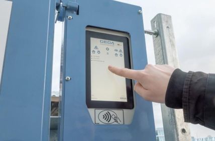 GEDA IoT-Box Premium optimiert Maschinenmanagement durch Echtzeitdaten und (Foto: GEDA GmbH)